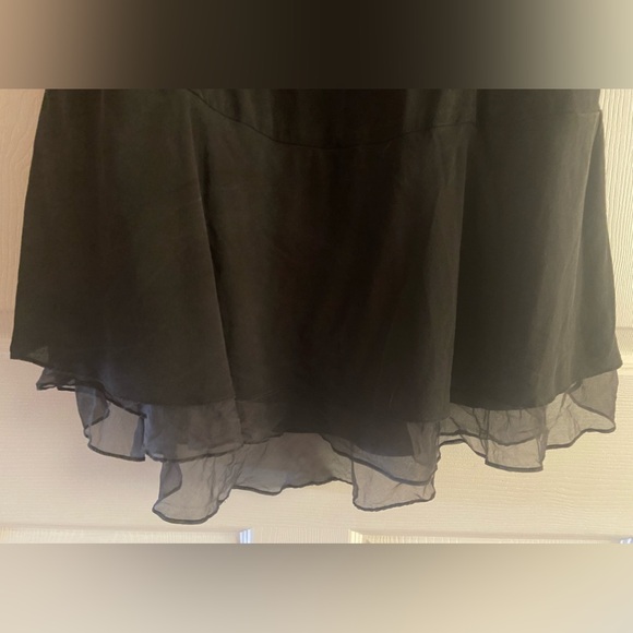 Garnet Hill 100% Silk Sleeveless Ruffle Hem Little Black Dress Size 8P - Picture 6 of 11